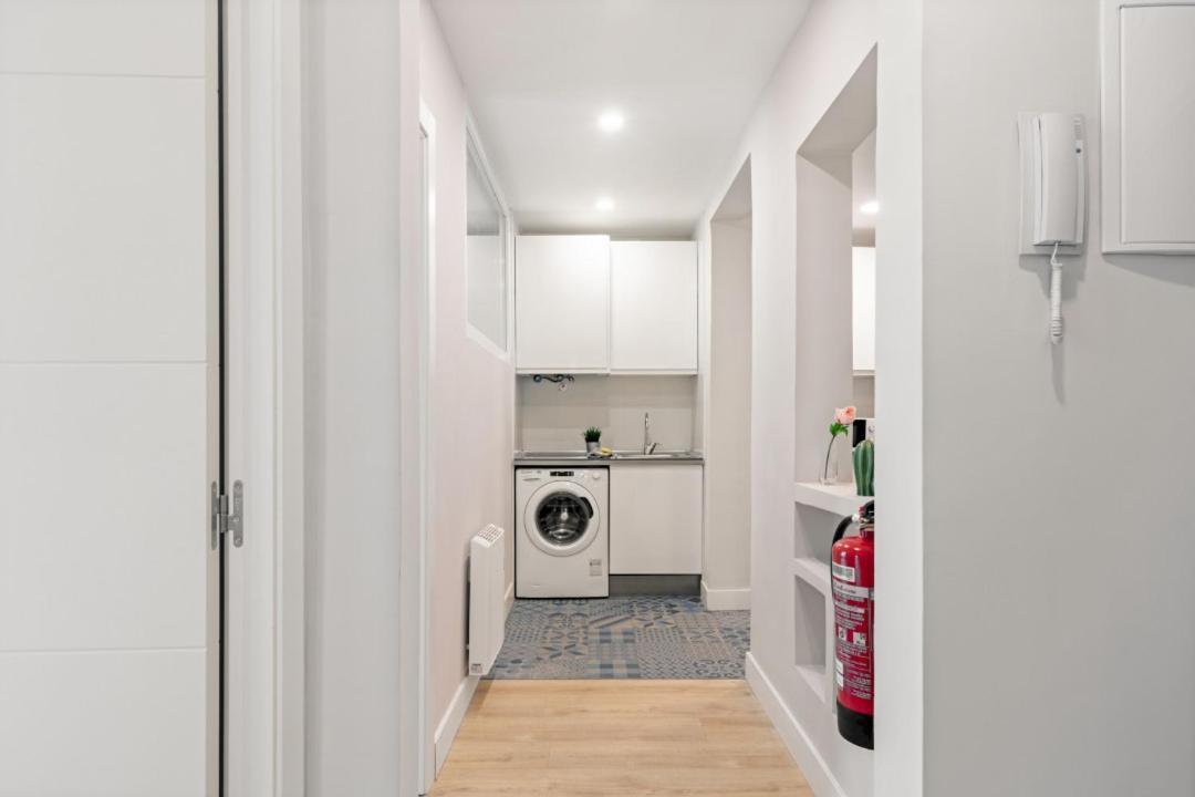 2 Bedrooms 1 Bathroom Furnished - Las Letras - Bright - Mintystay Madrid Eksteriør bilde